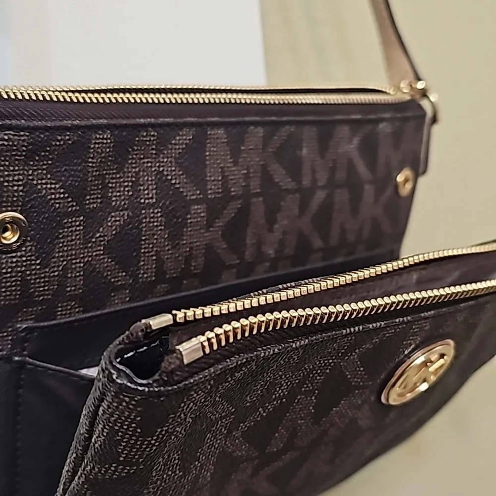 Small mk crossbody Bag - Picture 5 of 11